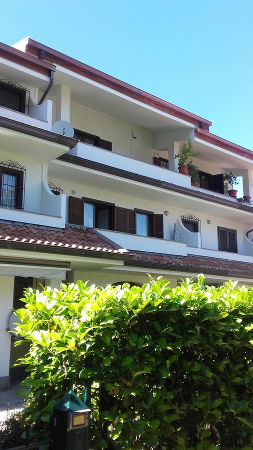 Appartamento Bilocale Dante Stresa Exterior photo